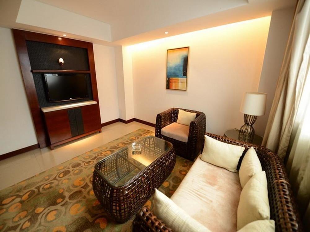 Marina Spa Hotel Sanya Exterior foto