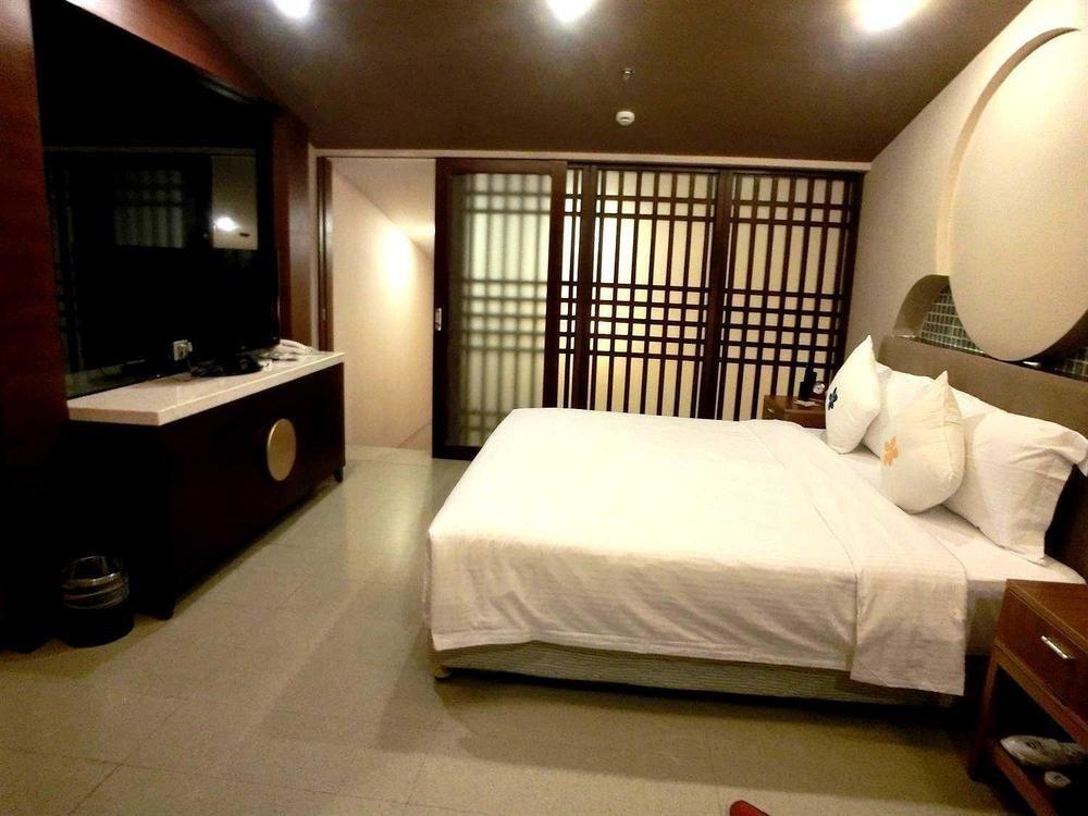 Marina Spa Hotel Sanya Exterior foto